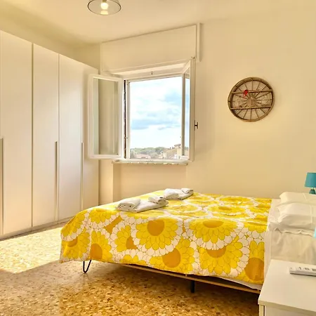 Attico Terrazza Vista Panoramica Lungarni Pisani Apartament *