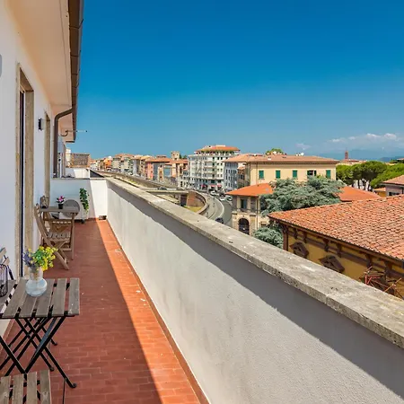 Attico Terrazza Vista Panoramica Lungarni Pisani Daire